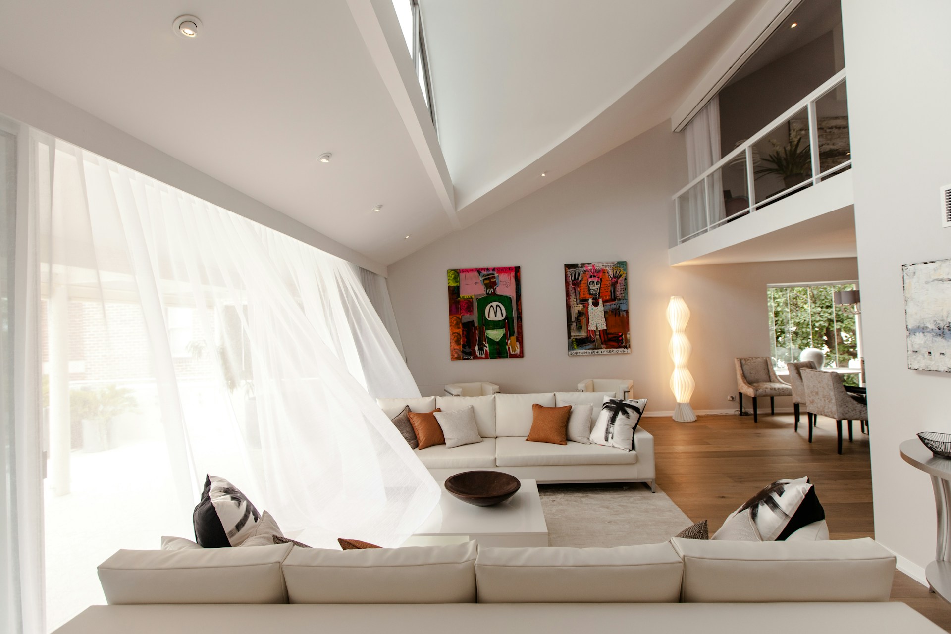 Ako si zariadiť obývačku: Spojenie modernosti, vkusu, pohodlia a luxusu